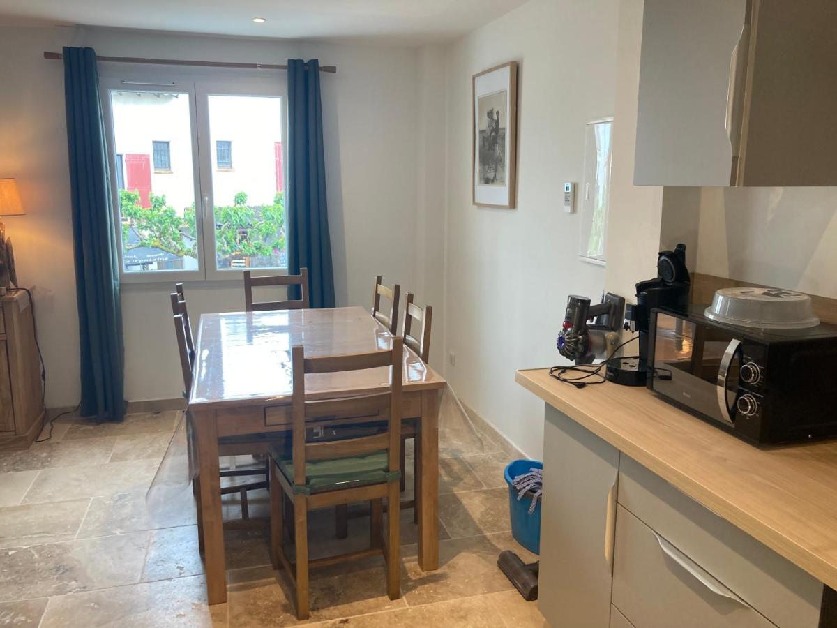 Appartement Neuf Coeur Du Village Saintes-Maries-de-la-Mer Exteriör bild